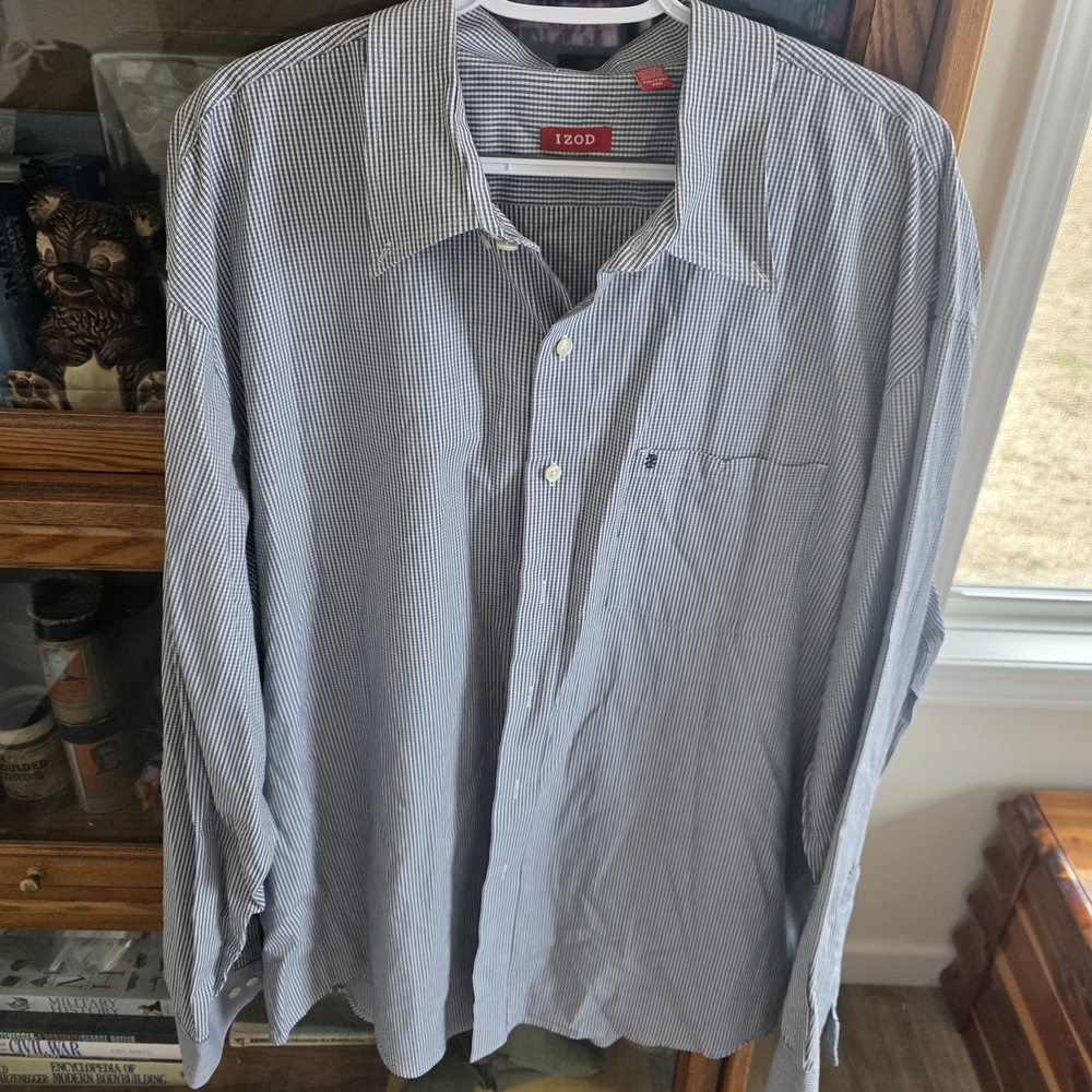 Izod Men's Black and White Checkered Shirt